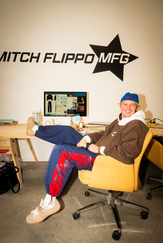 BITES RUN CLUB HEAVYWEIGHT HOODIE (VOLUME 3 BROWN)